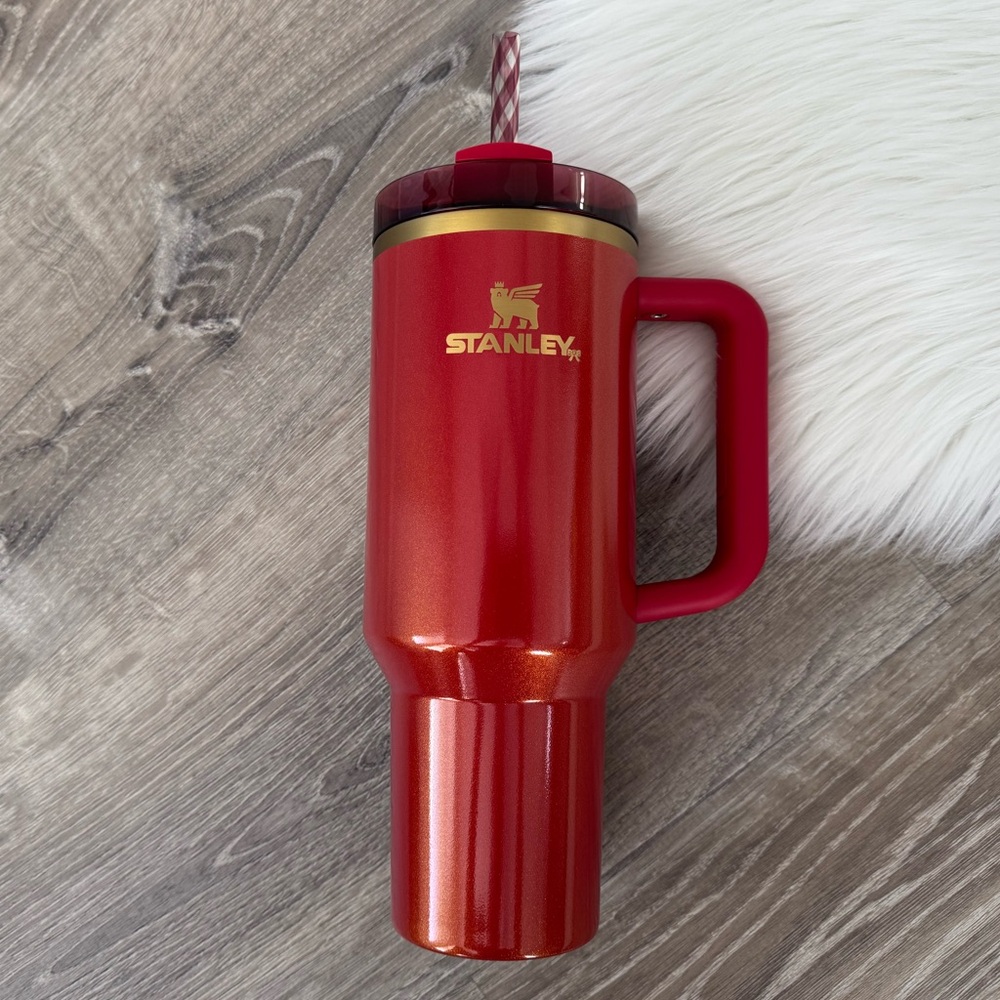 ❤️❤️‍🔥STANLEY 40 OZ. LIMITED EDITION Scarlet Tinsel Tumbler♦️ - Picture 2 of 12